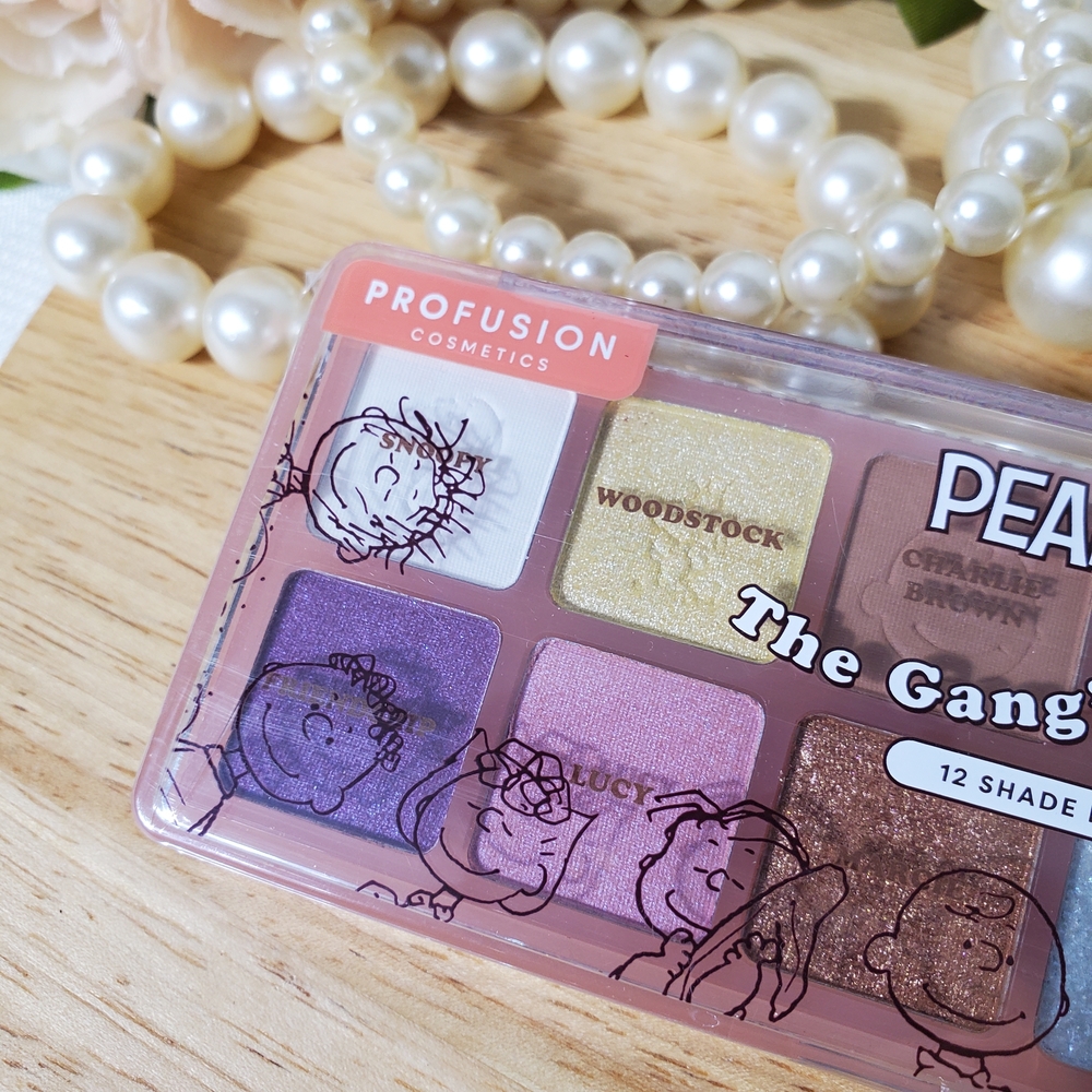 Peanuts Profusion Makeup "The Gangs All Here" 75th Anniversary Makeup Eyeshadow - Picture 2 of 7